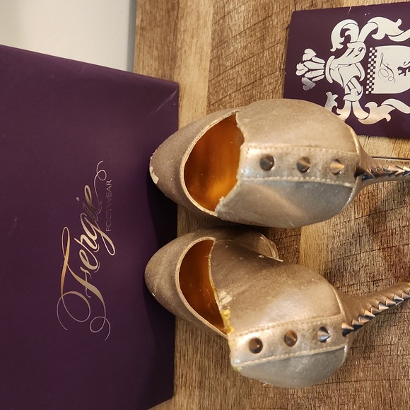 Fergie "Nicki" Light Rose Gold Spiked Platforms - Picture 3 of 7